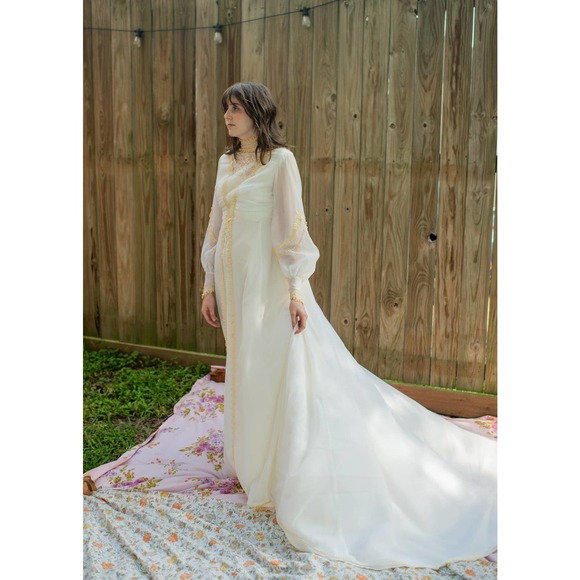 Vintage 70s Renaissance wedding gown, white cream lace chiffon, longsleeves, Sm​ - Picture 2 of 11